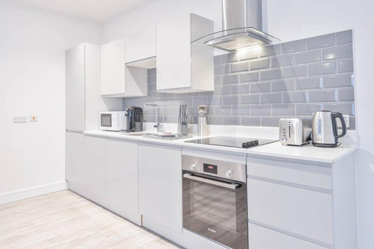 Pass The Keys Flat 8 - Charming 1 Bedroom Flat: Ideal Urban Oasis *